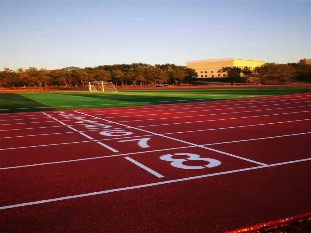 全塑型塑胶跑道