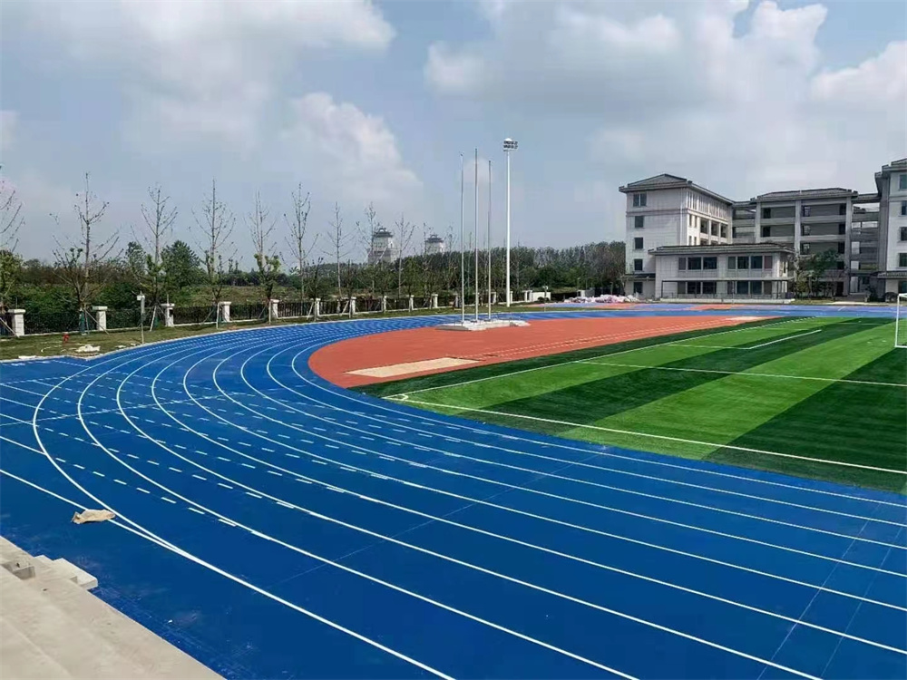 全塑型塑胶跑道